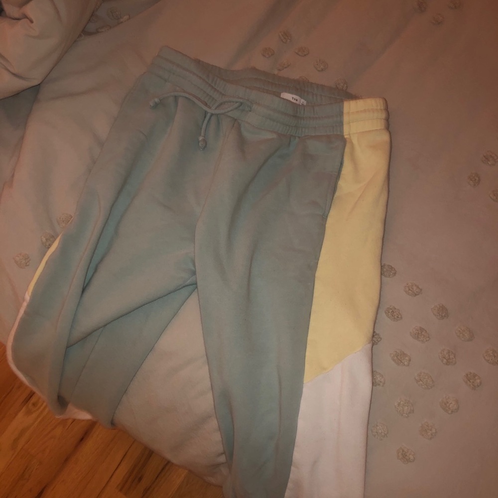 Aritzia TNA Sweatpants-Light blue yellow and white